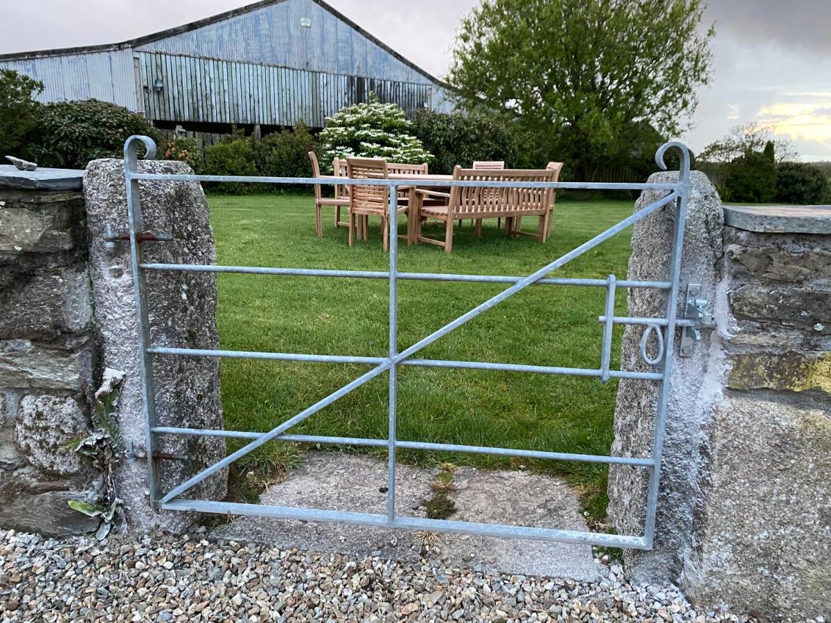 Treveighan Farmhouse Saint Teath Kültér fotó